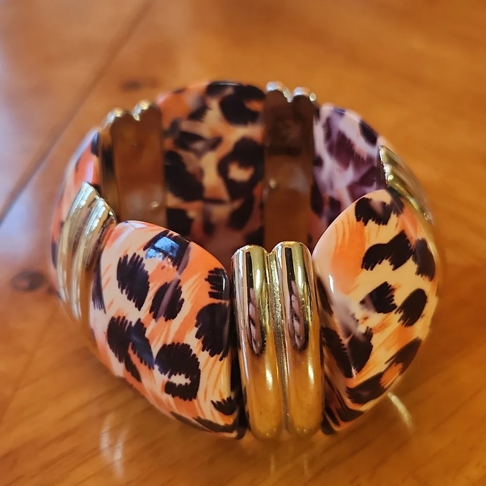 Black/Tan/Gold Leopard Print Stretchy Bracelet, GUC